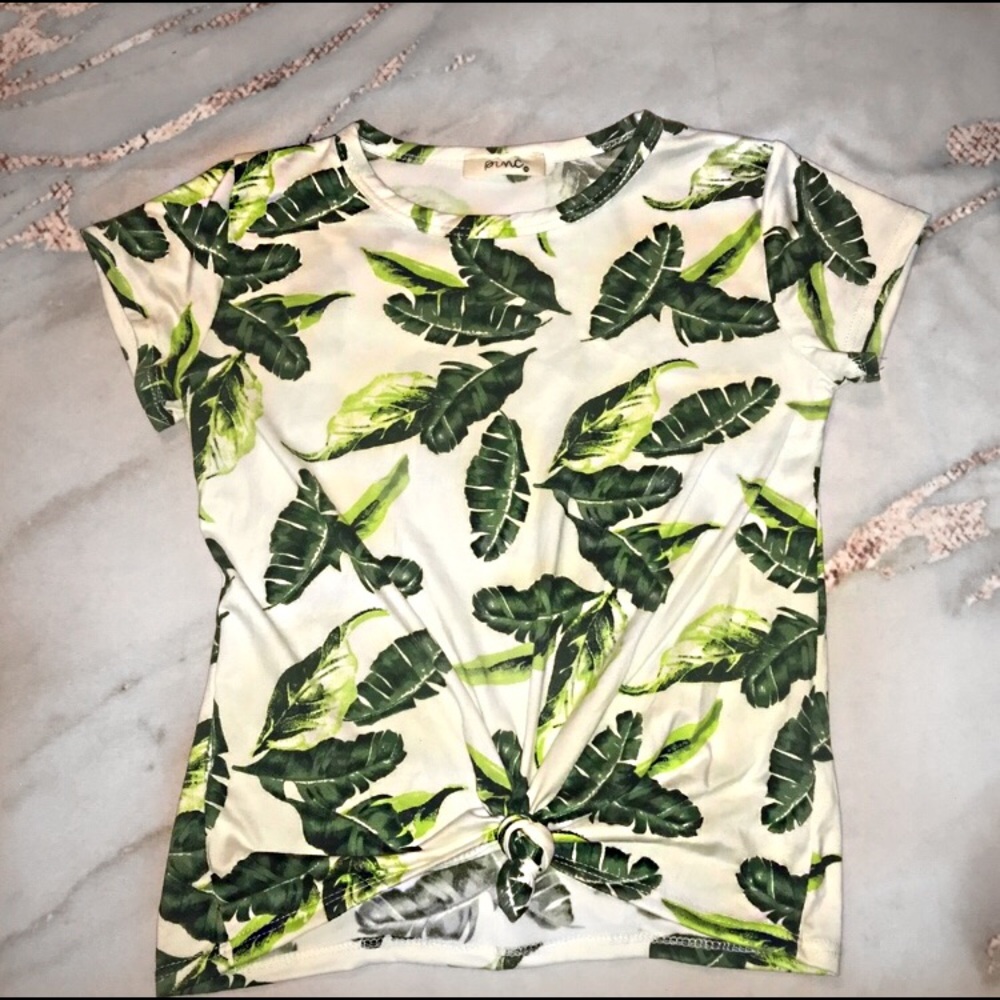 Leaf tie up shirt.